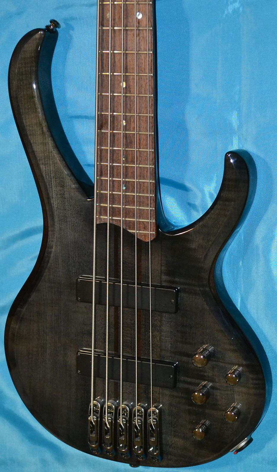 ibanez btb 575